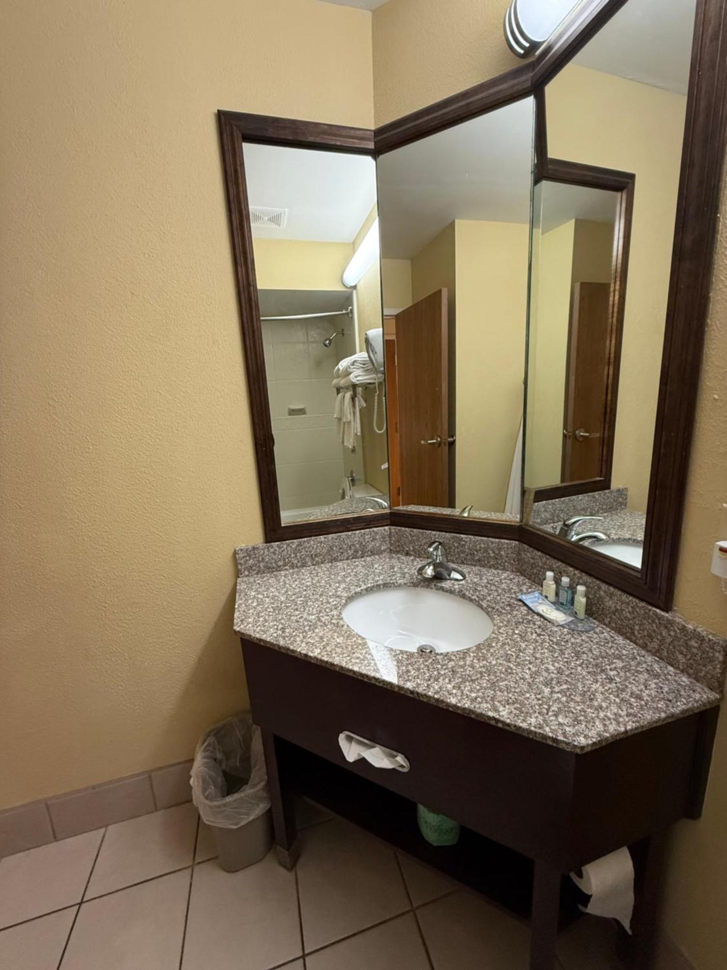 Quality Inn I-75 West Chester-North Cincinnati Exterior foto